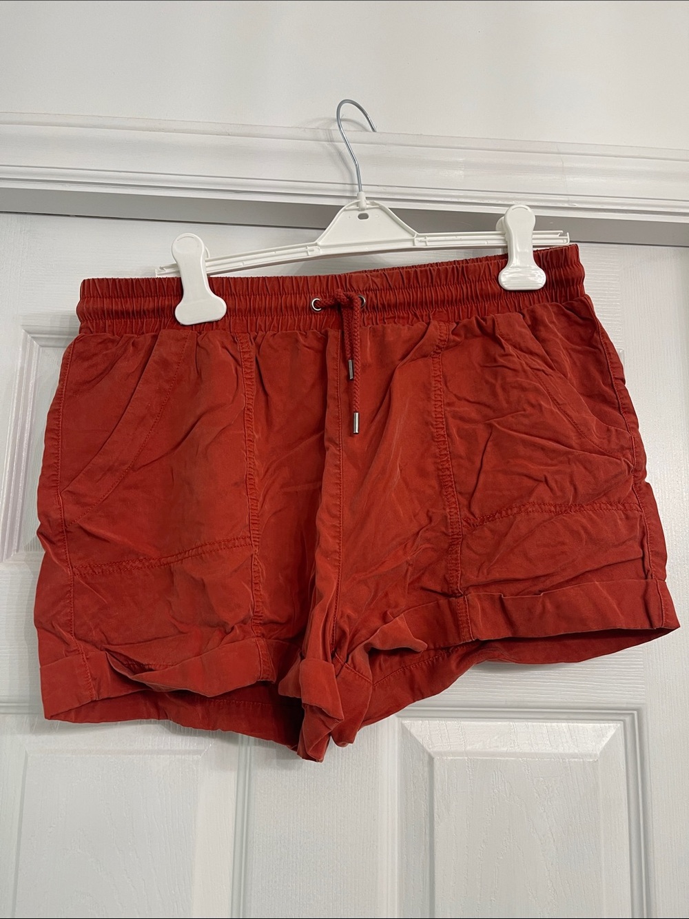 Universal Thread Red Drawstring Casual Women's Shorts